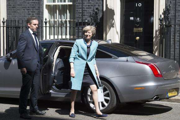 A primeira-ministra inglesa Theresa May informará ao Conselho Europeu em uma carta sua intenção de ativar o artigo 50 do Tratado de Lisboa, que permite a um país sair da UE