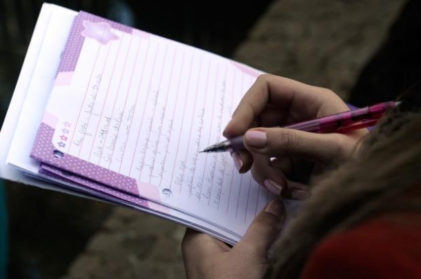 Detalhe das anotações de uma das candidatas durante o passeio em Santa Lúcia do Piaí no último final de semana Foto: Juan Barbosa, Agência RBS