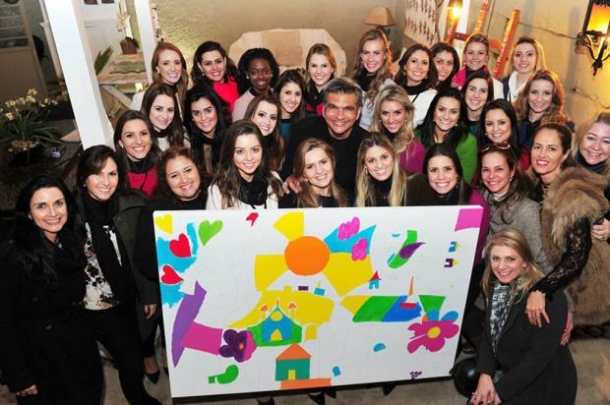 Candidatas já tiveram contato com a arte quando se encontraram com o artista Fábio Balen Foto: Luiz Chaves | Divulgação
