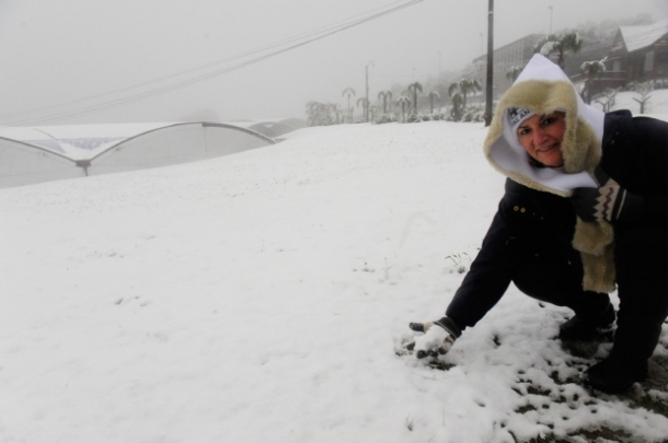 Pontos turísticos como os Pavilhões da Festa da Uva têm recebido muitos turistas que desejam conferir a neve Foto: Roni Rigon, Agência RBS