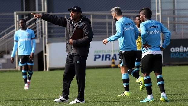 Roger mudou o Grêmio durante o treinamento desta segunda