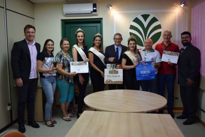 Comitiva também visitou a Federação dos Trabalhadores na Agricultura no Rio Grande Do Sul (FETAG)