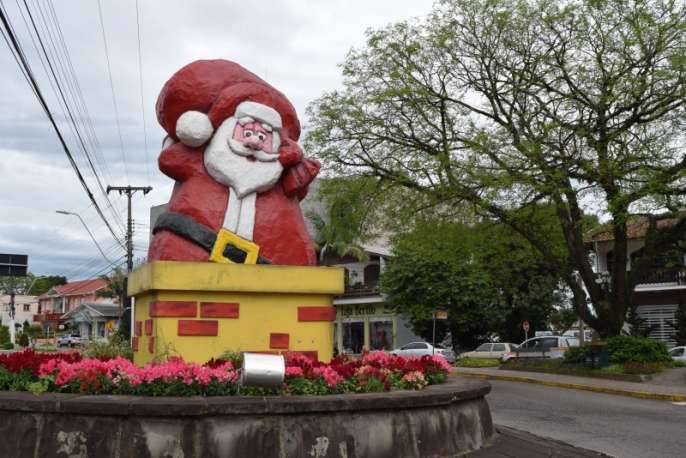 Instalação da decoração natalina