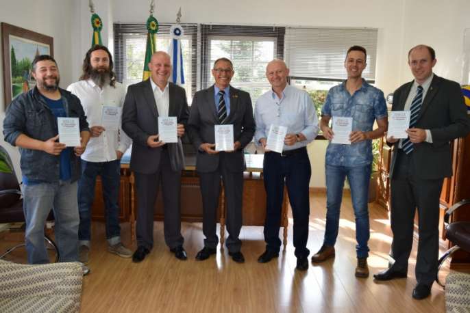 Autoridades e lideranças presentes no evento