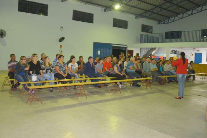 Público presente na audiência pública