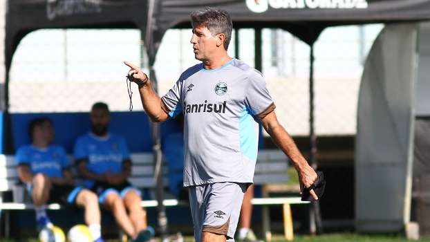 Renato Gaúcho durante treino do Grêmio