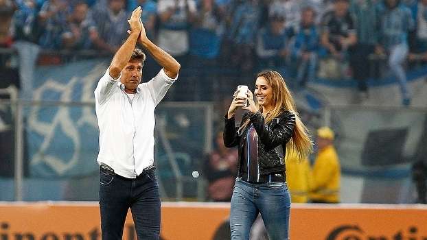 Carol Portaluppi, filha de Renato Gaúcho, acompanhou pai após Grêmio x Cruzeiro