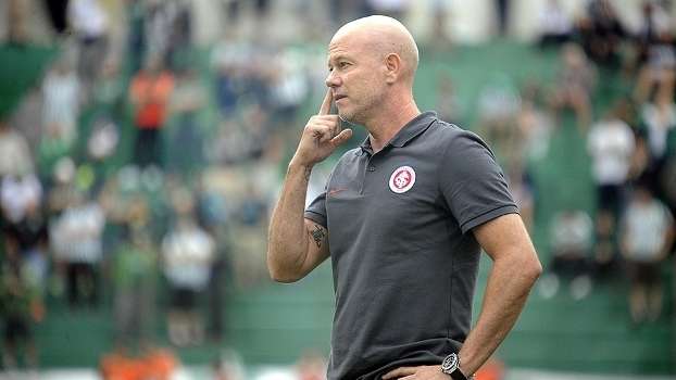 Antônio Carlos Zago durante jogo do Internacional no Gaúchão