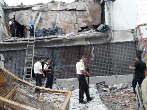 Imagens da empresa destruída