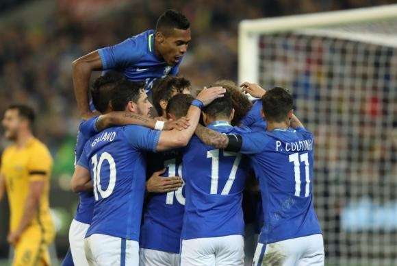 Em partida amistosa na cidade de Melbourne, na Austrália, a seleção brasileira não teve dificuldade para derrotar na manhã de hoje (horário do Brasil) a equipe australiana por 4 a 0, com dois gols de Diego Souza