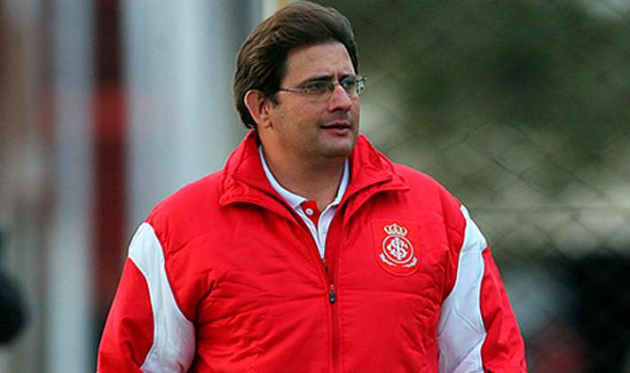 Guto Ferreira assume comando técnico do Inter