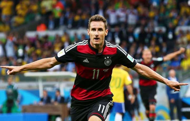 Klose comemora seu 16º gol em Copas do Mundo