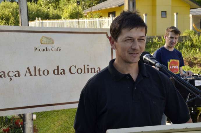 Praça Alto da Colina