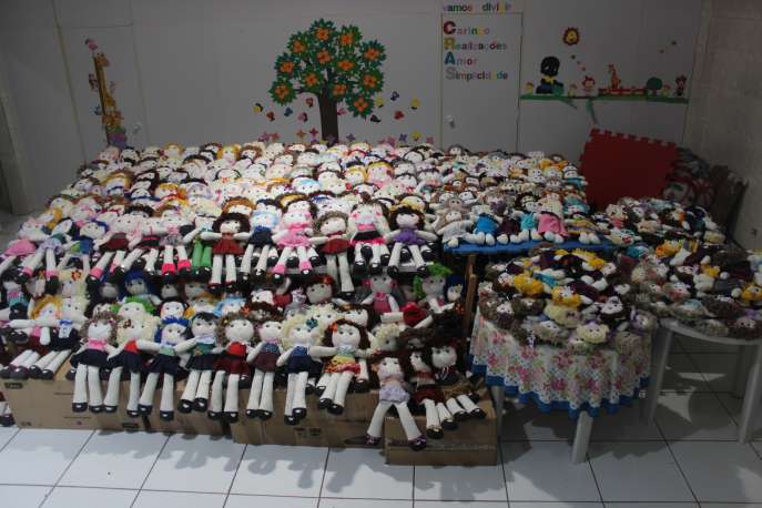 Confecção de bonecas para o Natal