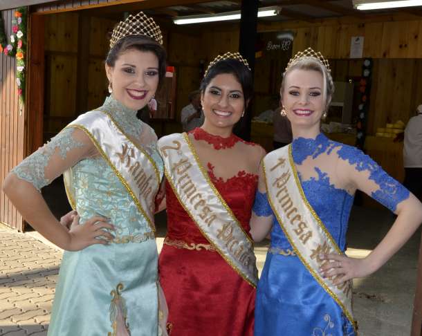 Quem substituirá a rainha Jaqueline da Silva e as princesas Fernanda Siqueira e Fernanda Papke?
