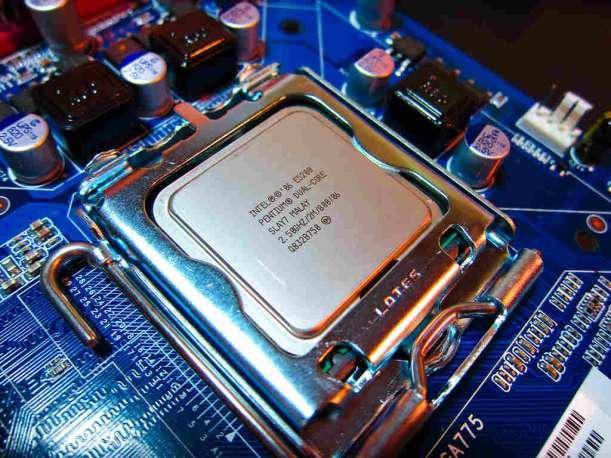 Intel: esperança era aumentar a venda de chips para centros de processamento de dados