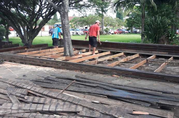 Decks da praça