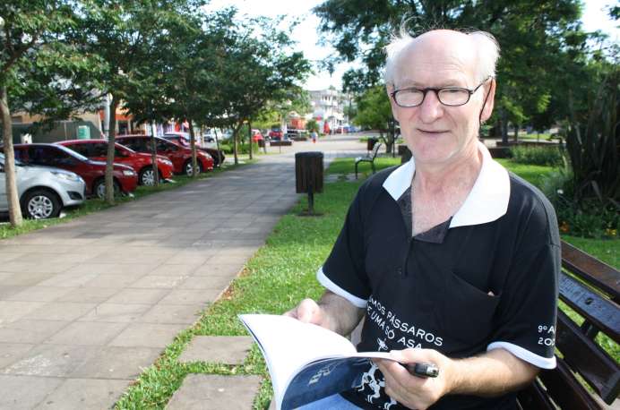 Publicação trará poemas sobre temas diversos
