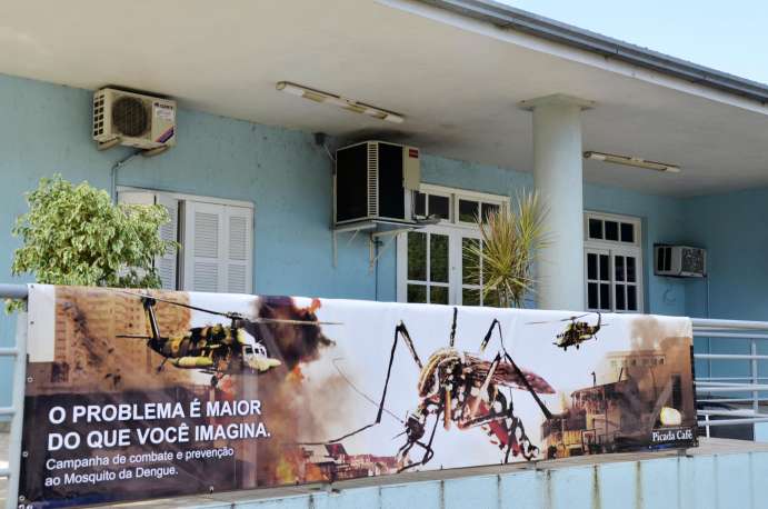 Faixa no posto de saúde