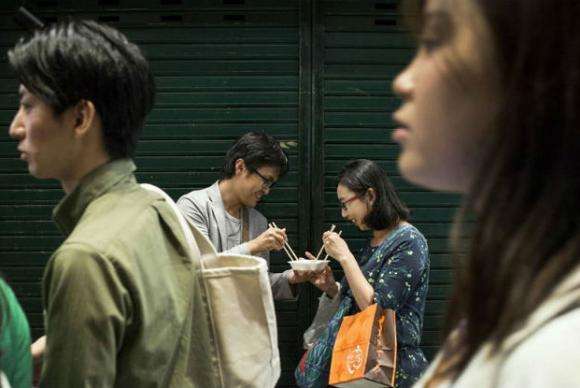 O Washoku, sistema de culinária japonês que envolve uma série de habilidades, conhecimentos e tradições relacionadas à comida, é citado como exemplo mundial de alimentação saudável