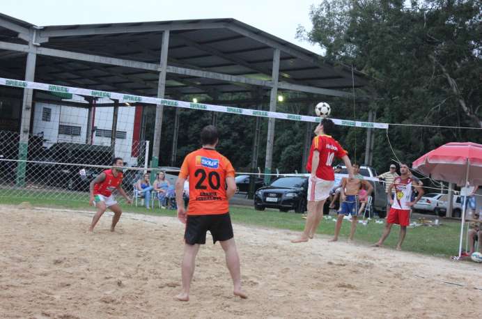 Público prestigiou bons jogos, no parque, nesse sábado