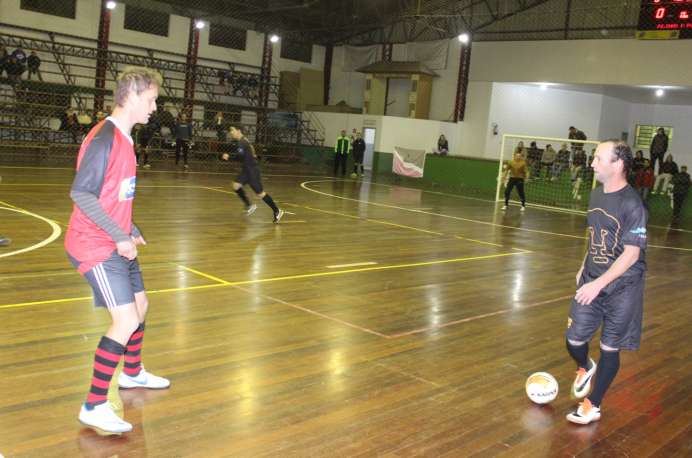 Na partida mais equilibrada das quartas de final, o Pumas eliminou o Julinho