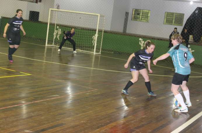 Unisffe dominou jogo e fez 3 a 0 na Só Zueira