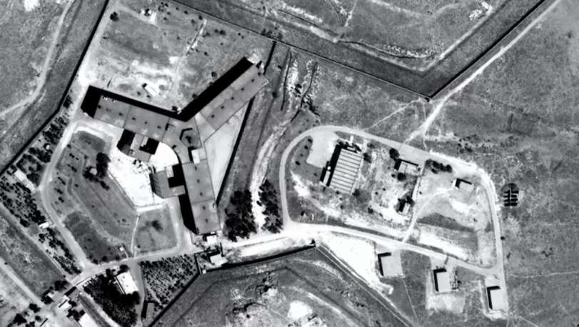 Foto aérea da prisão de Saydnaya, onde, segundo a Anistia Internacional, o regime tortura e executa detidos.