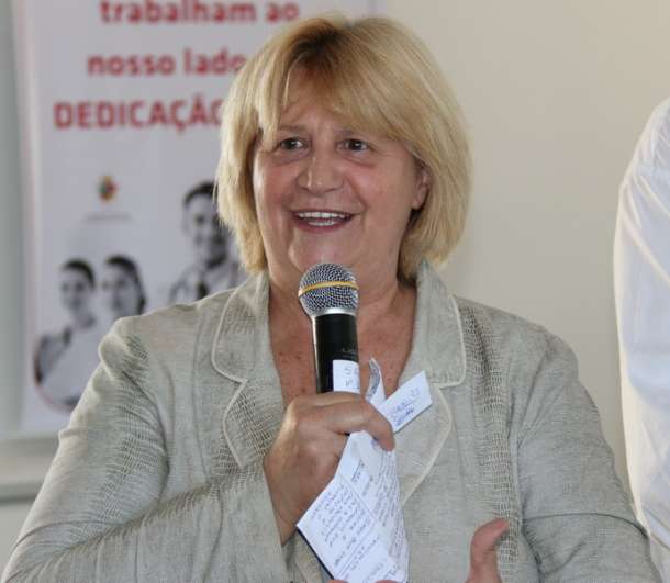 Secretária Glória Manegotto agradeceu a todas que colaboraram para a entrega das obras à comunidade