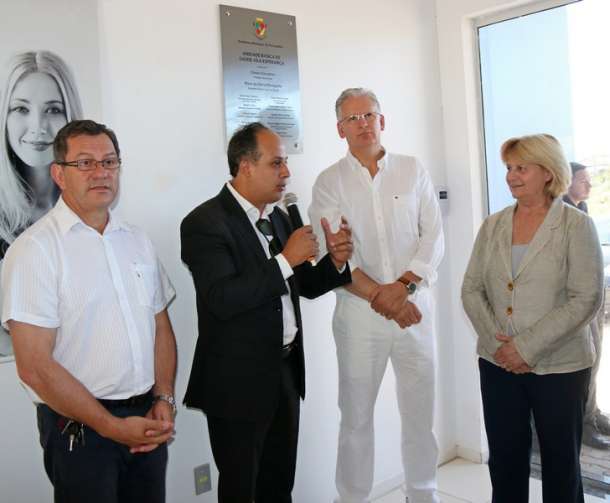 O pastor Davi Almeida fez uma prece e abençoou as unidades