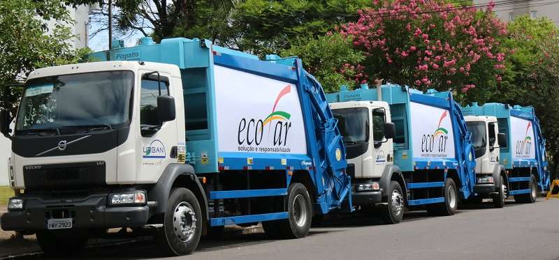 Caminhões da Ecofar