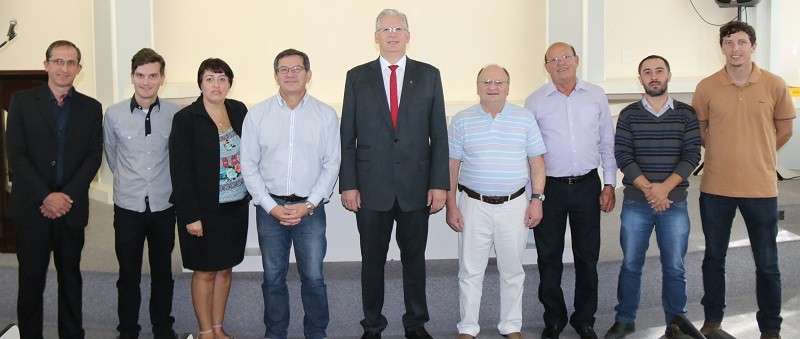 Flávio Lopes, Luciano Zatti, Juliana Baldez, Pedro Pedrozo, Prefeito Claiton Gonçalves, Roberto Luis Sebben, Antonio Romagna, Eder Sandro da Silva e Micael Campeol