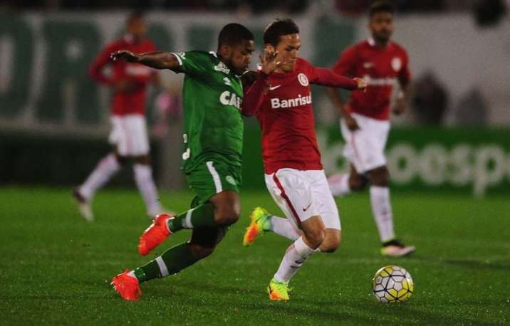 O Inter acabou sofrendo um gol nos últimos minutos de jogo e se complicou na tabela