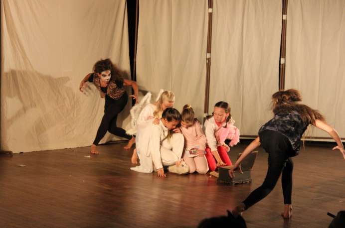 Mostras das atividades da Oficina Municipal de Artes movimentaram o Natal Fé e Luz