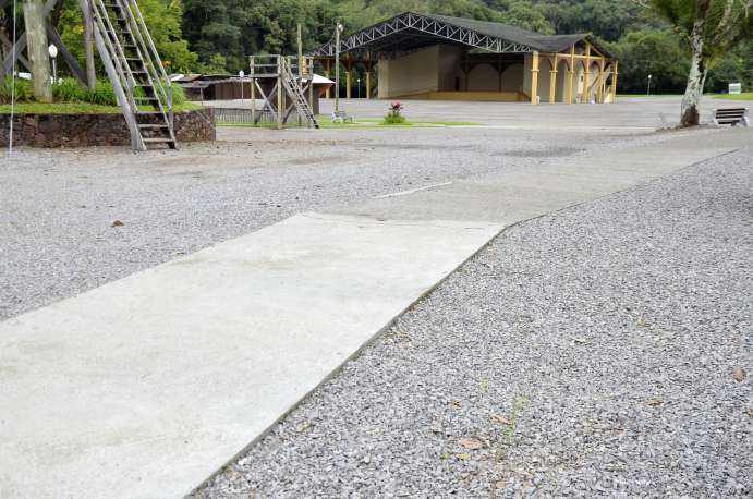 Pista de caminhada e Centro de eventos