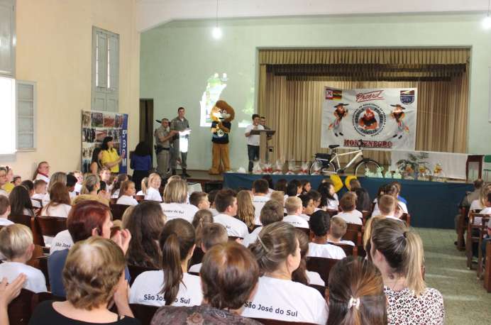 Iniciativa da Brigada Militar busca prevenir estudantes contra drogas e violência