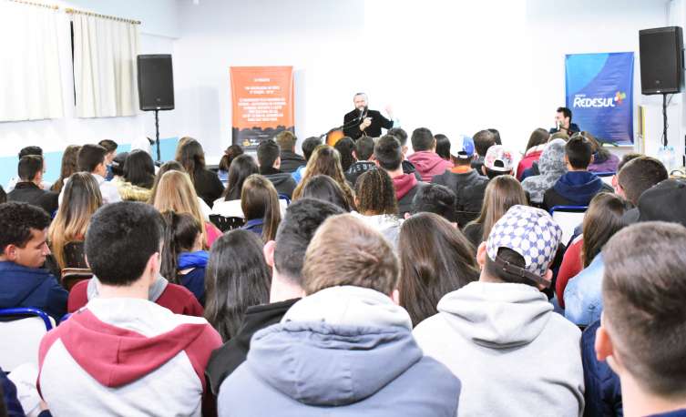 Fotos: Show Palestras deste projeto realizadas em agosto de 2018 em Bom Reitero do Sul e Porto Alegre.