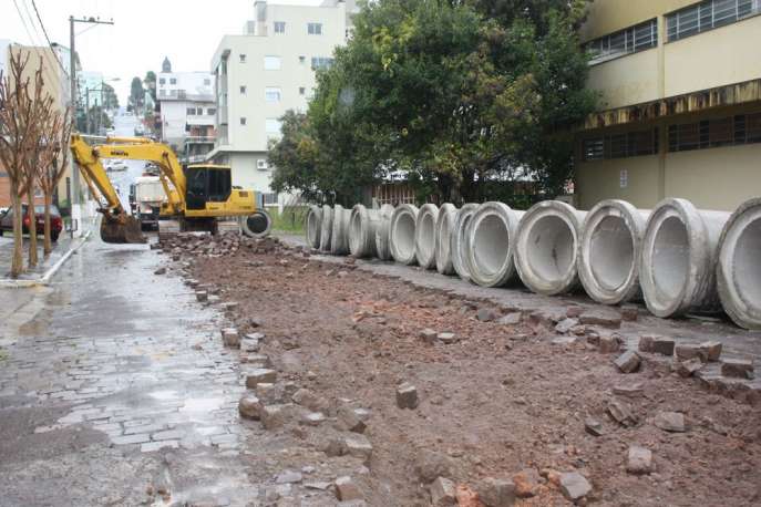 Obras na Heitor Mazzini