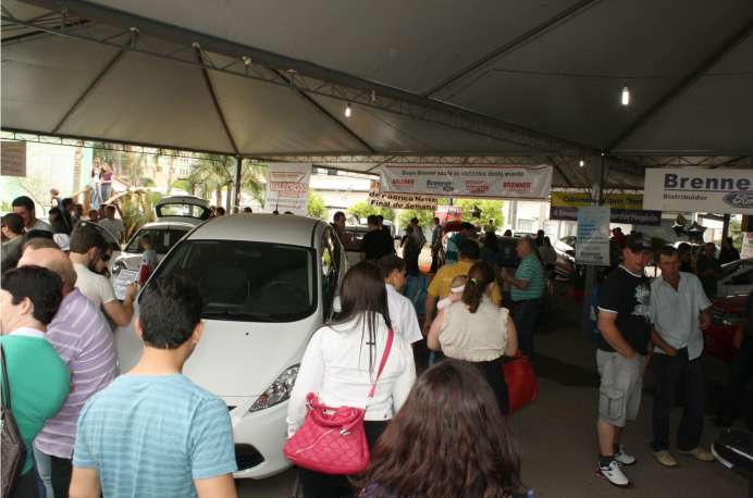 Novamente, veículos serão expostos em espaço coberto em frente ao Ginásio Poliesportivo