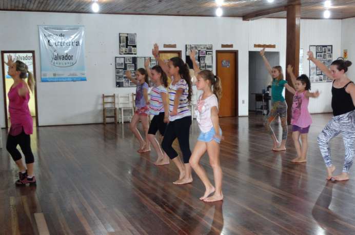 Projeto Salvador Dançante vem oferecendo diversas oficinas à comunidade