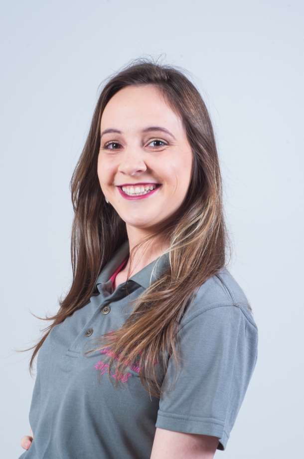 Suelen Carolaine Ludwig - representa Rádio Nova Salvador, Escritório Recktenwalt e Salão de Beleza Ele e Ela