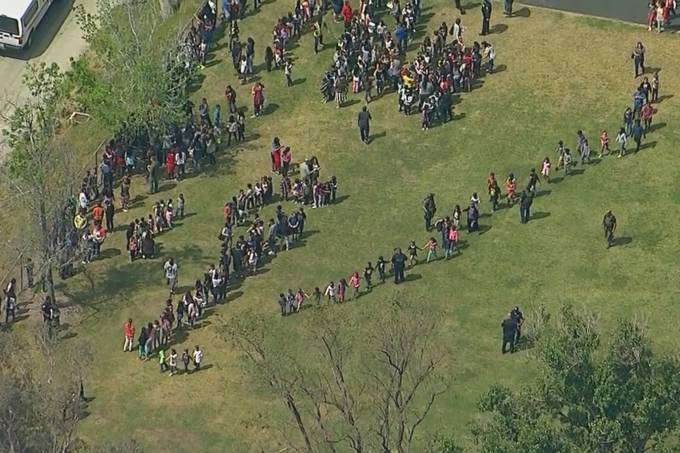 Incidente com tiros em escola primária de San Bernardino na Califórnia (EUA)