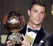 O craque português Cristiano Ronaldo levou a Bola de Ouro pela quarta vez