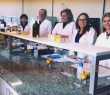 Professores durante capacitação de aula em ciências