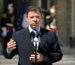 O presidente colombiano, Juan Manuel Santos, fala à imprensa na sede do governo