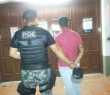 Taxista foi preso após tentar fugir de barreira